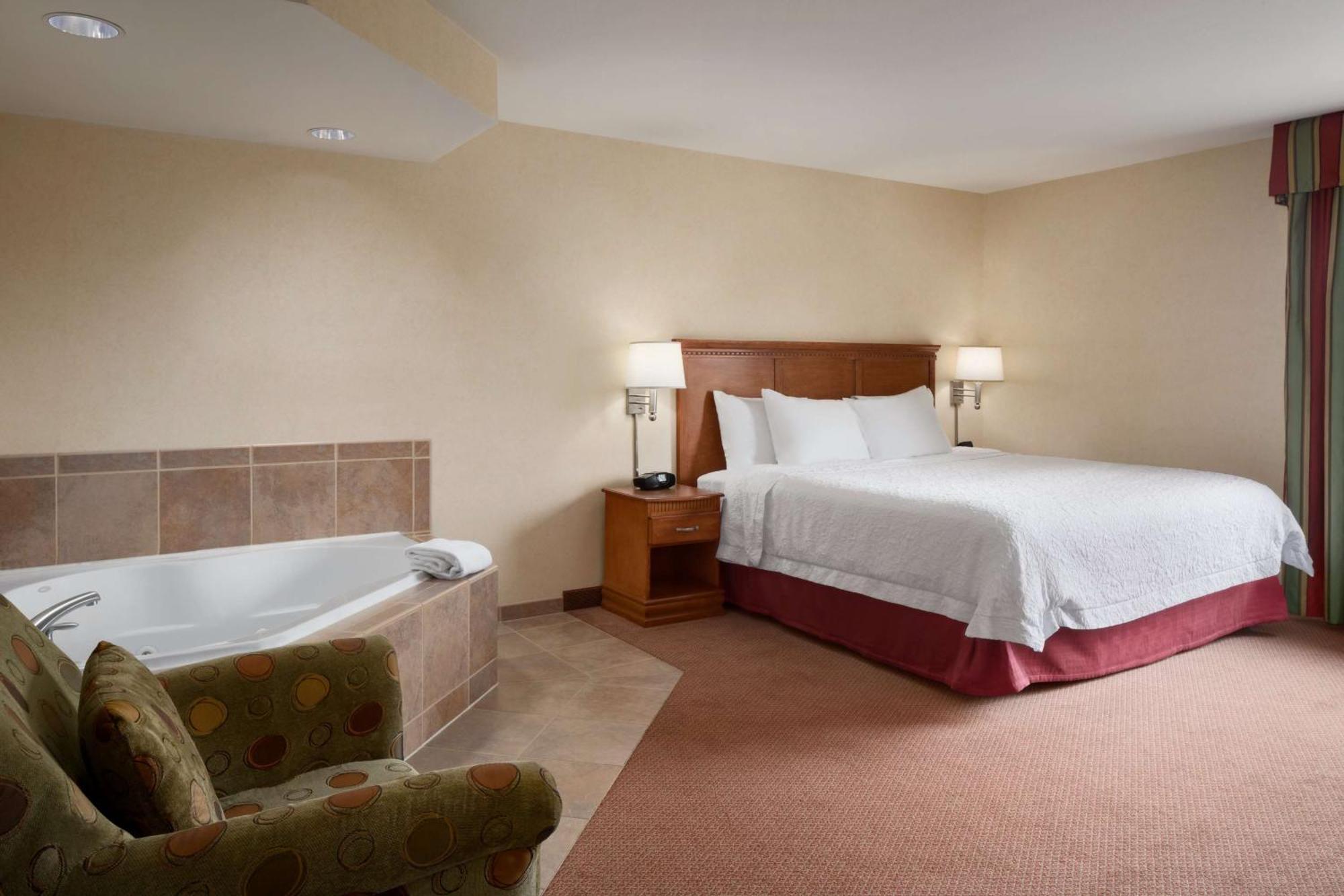 Hampton Inn Belle Vernon Eksteriør billede