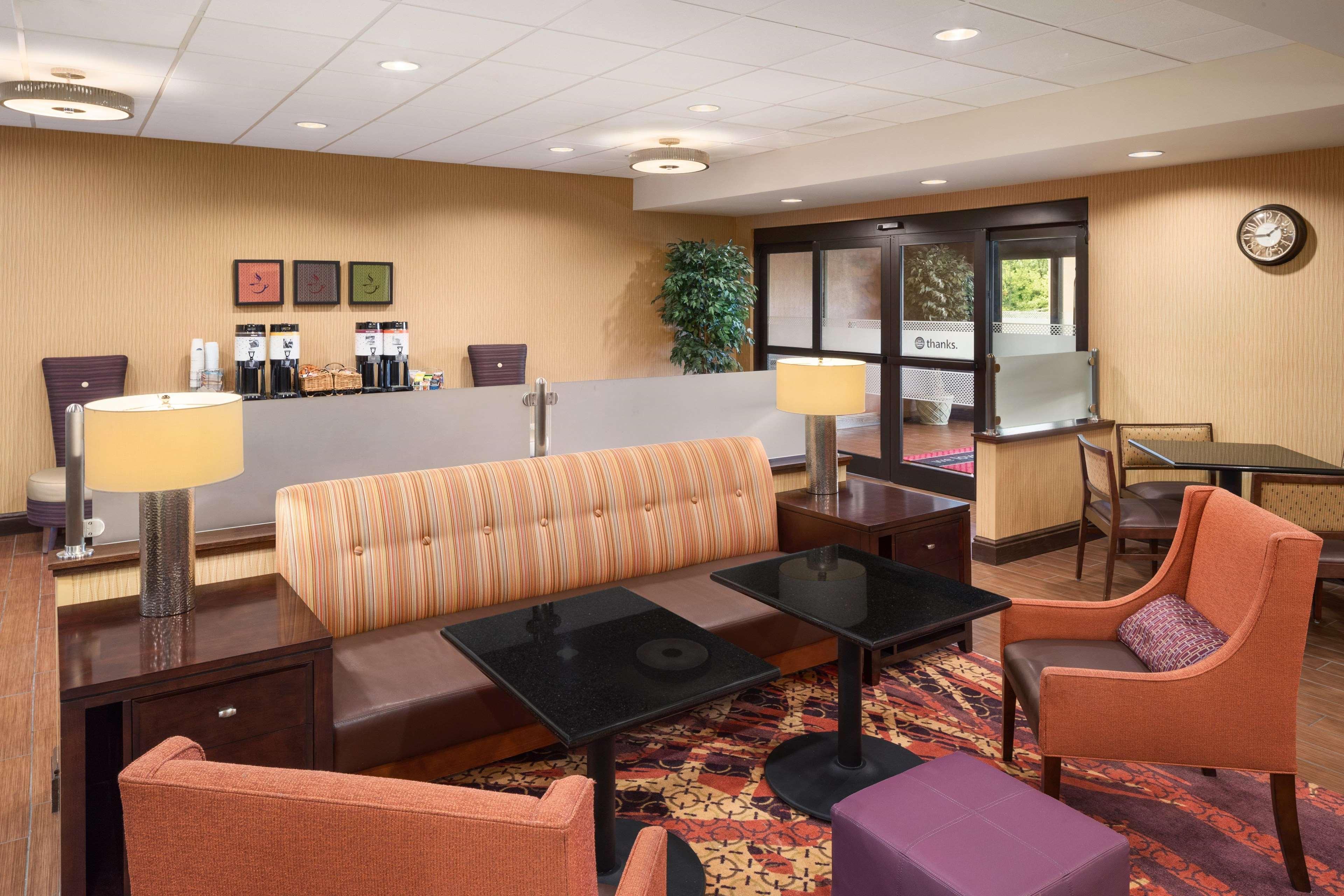 Hampton Inn Belle Vernon Eksteriør billede