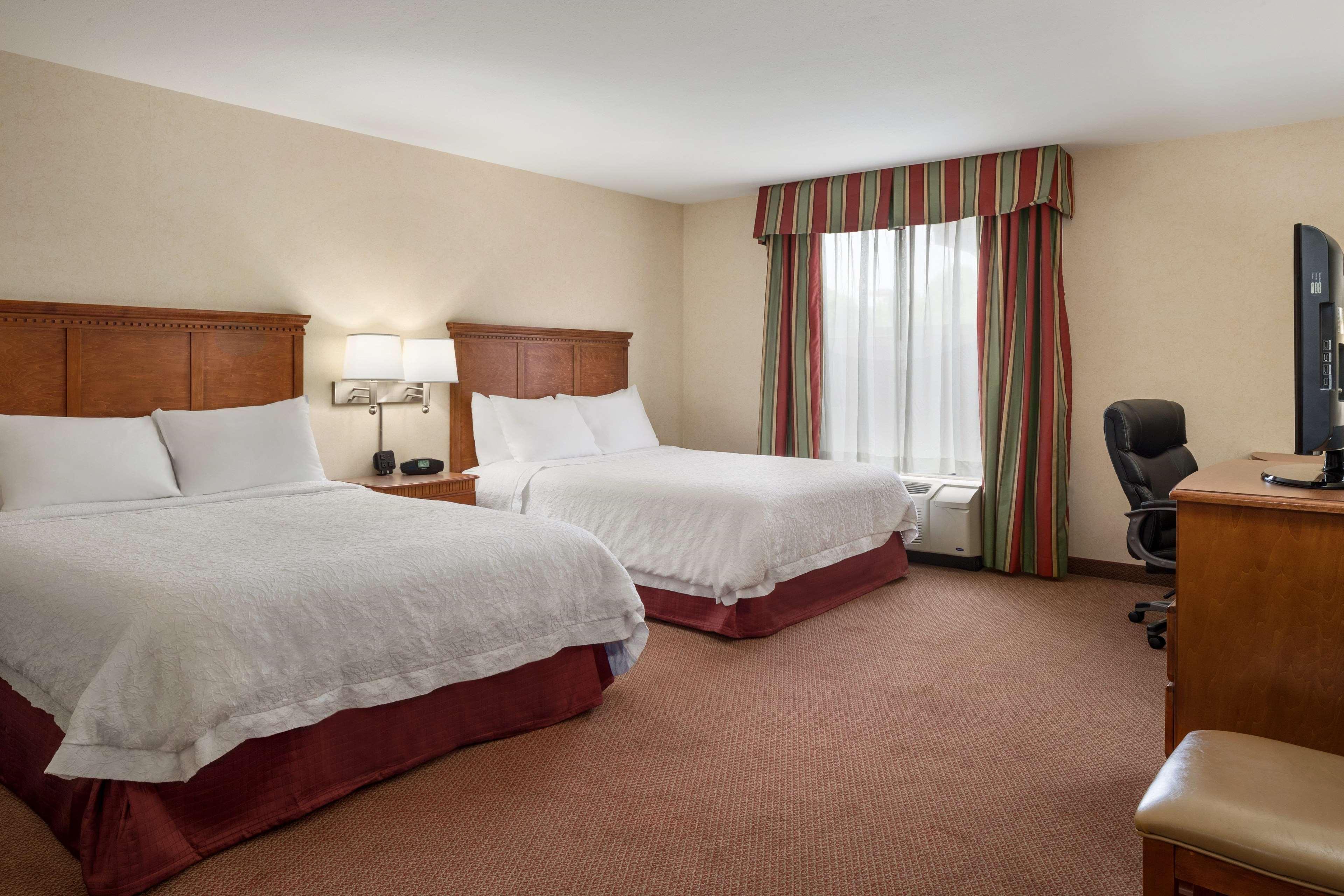 Hampton Inn Belle Vernon Eksteriør billede