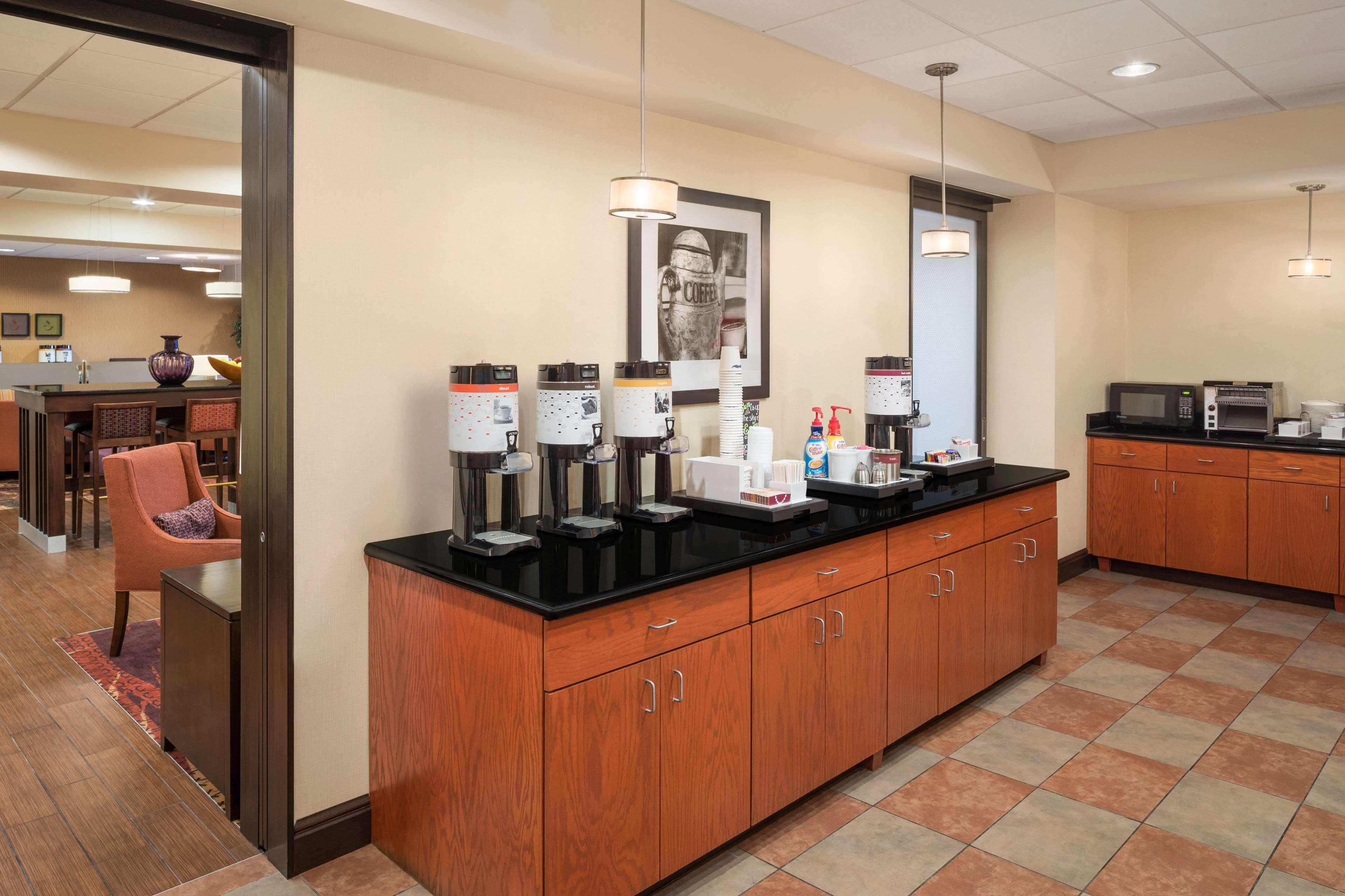Hampton Inn Belle Vernon Eksteriør billede