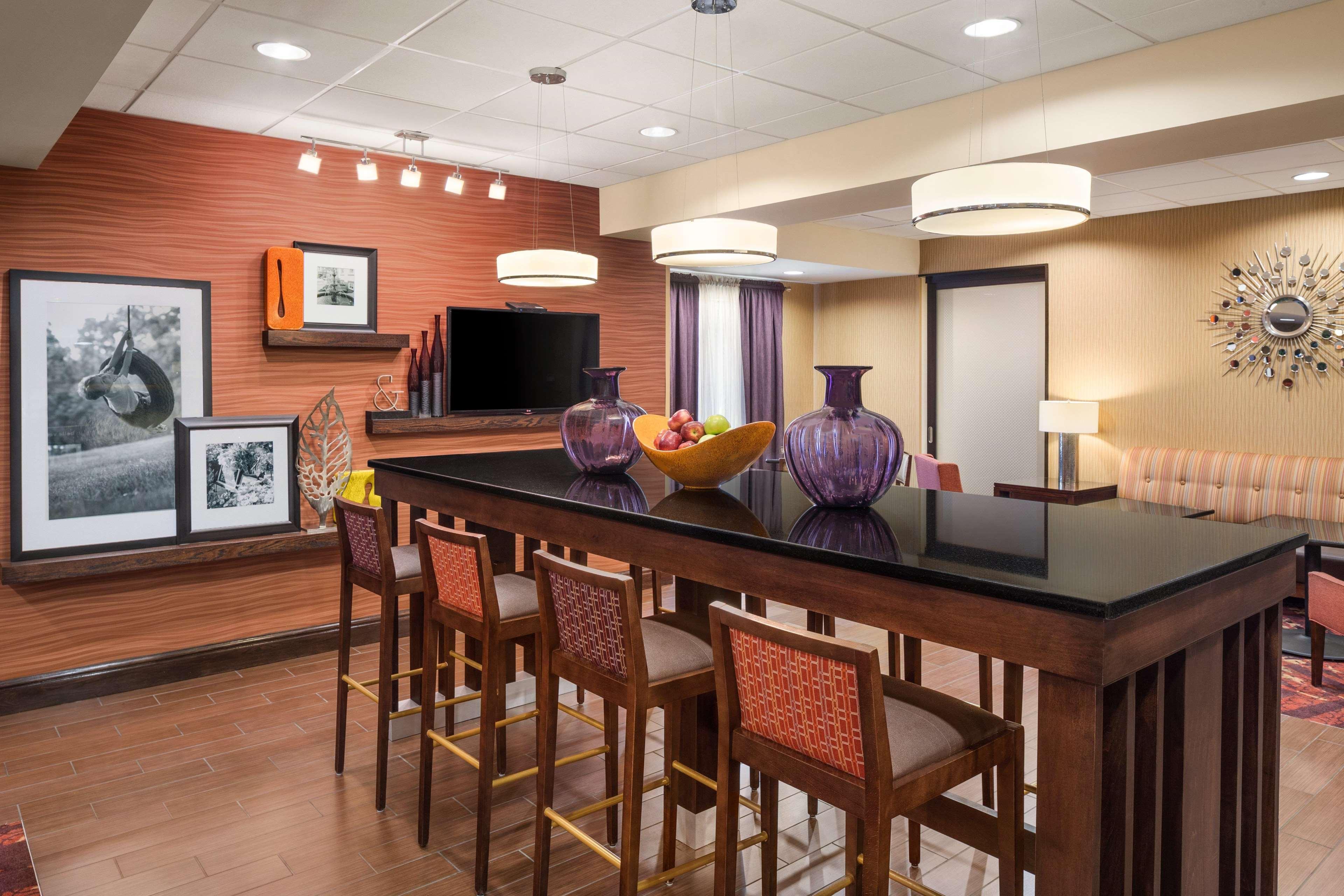Hampton Inn Belle Vernon Eksteriør billede