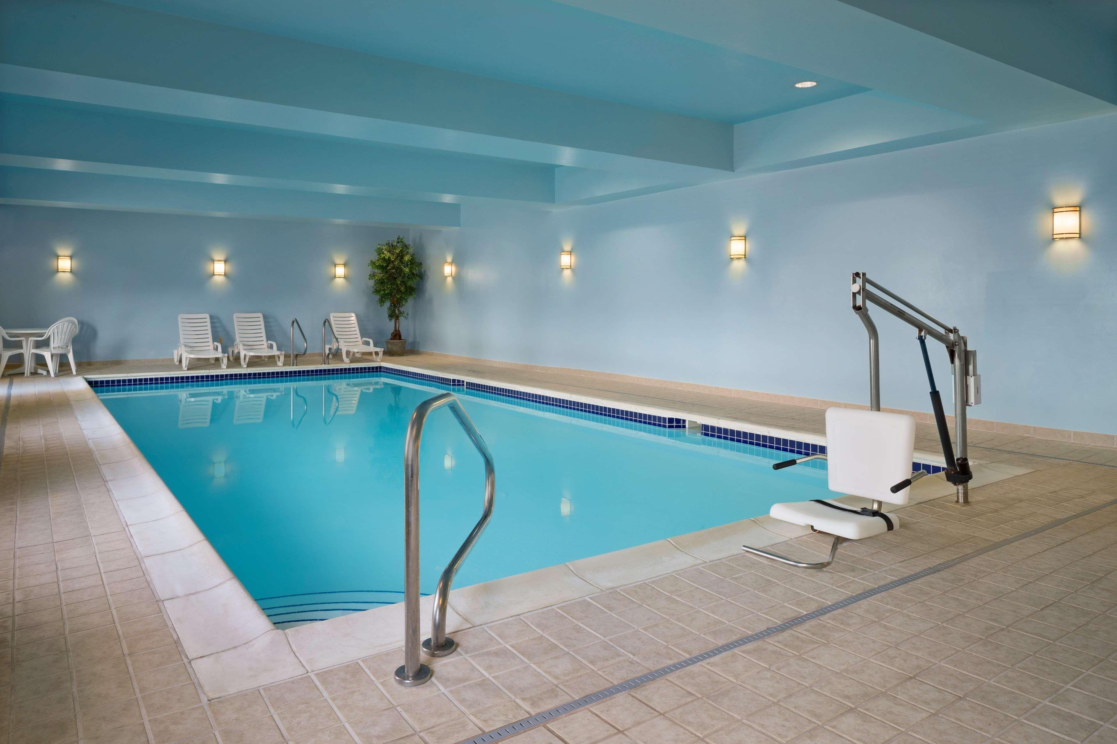 Hampton Inn Belle Vernon Eksteriør billede