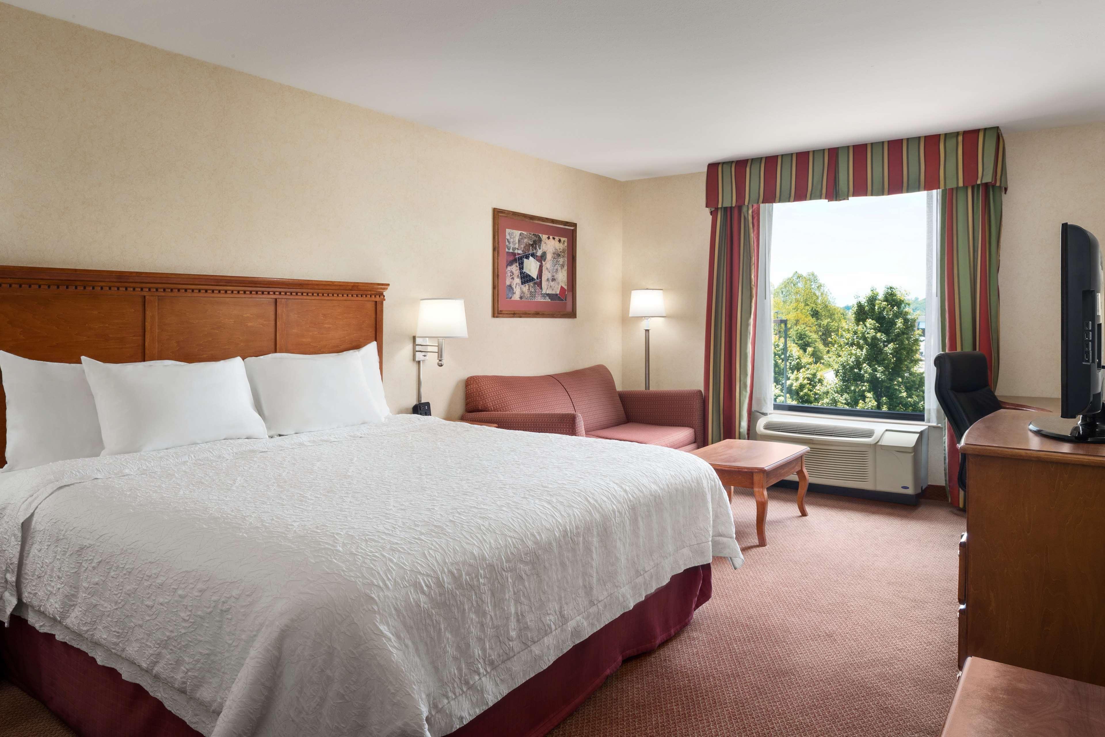 Hampton Inn Belle Vernon Eksteriør billede