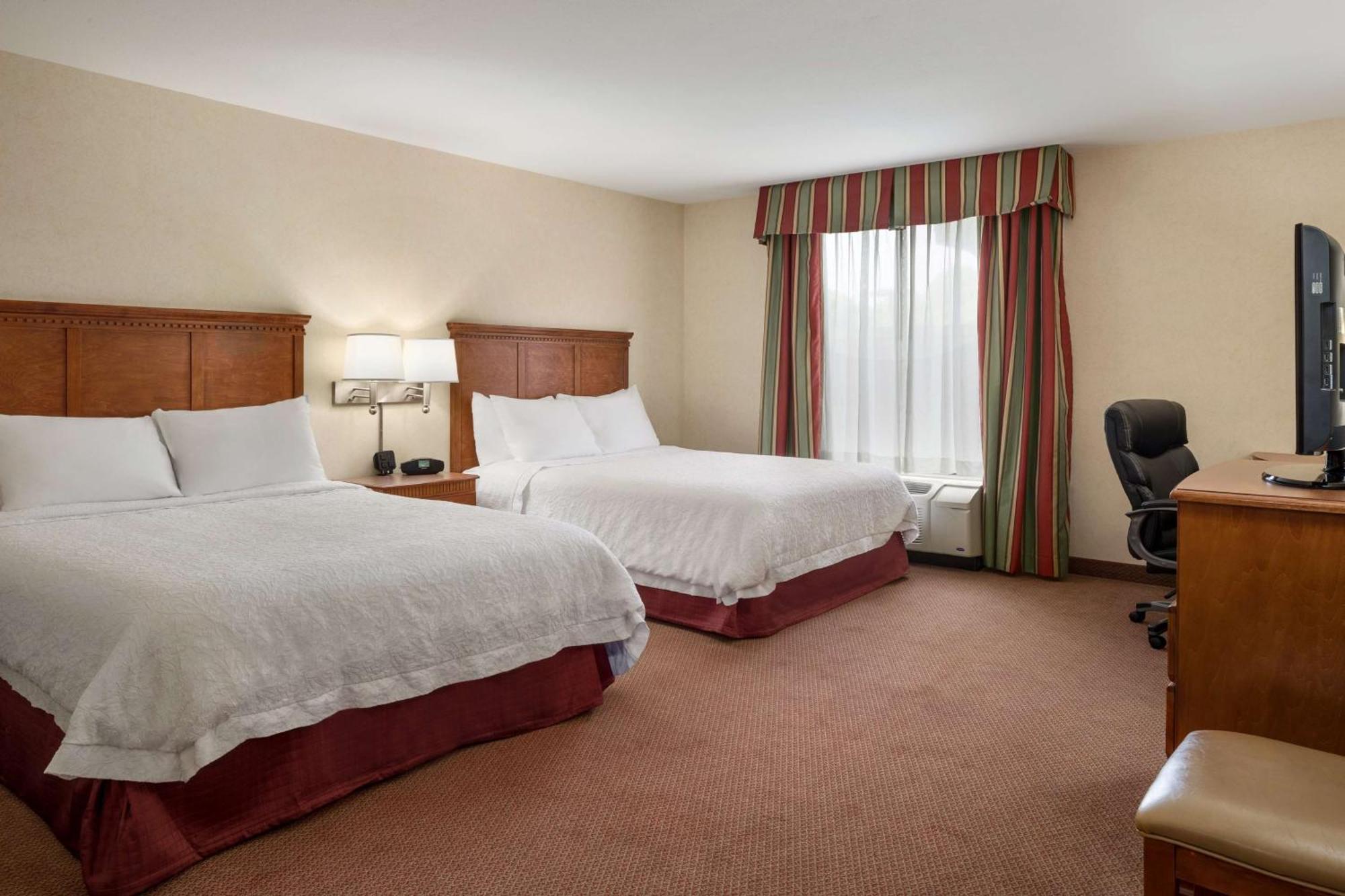 Hampton Inn Belle Vernon Eksteriør billede